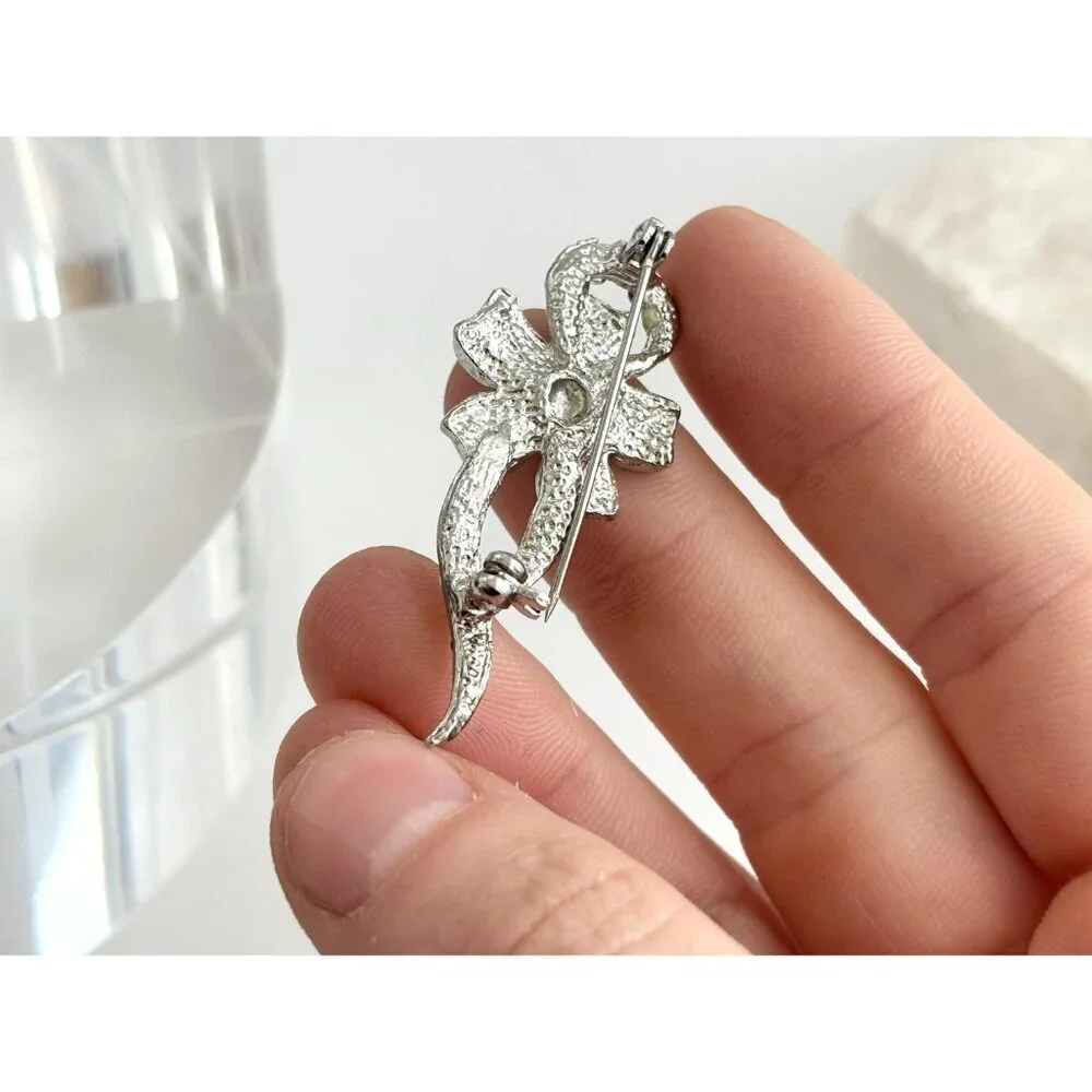 Green Floral Swirly Art Nouveau Silver Toned Vintage Costume Jewelry Brooch